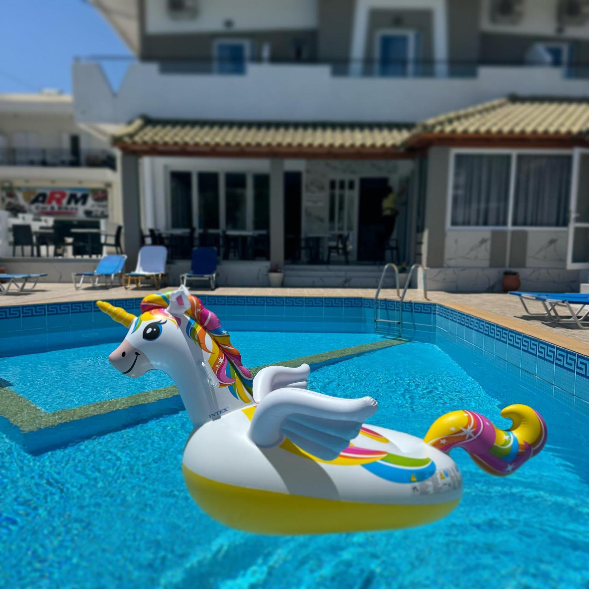 Simple Hotel Hersonissos Sun Kültér fotó